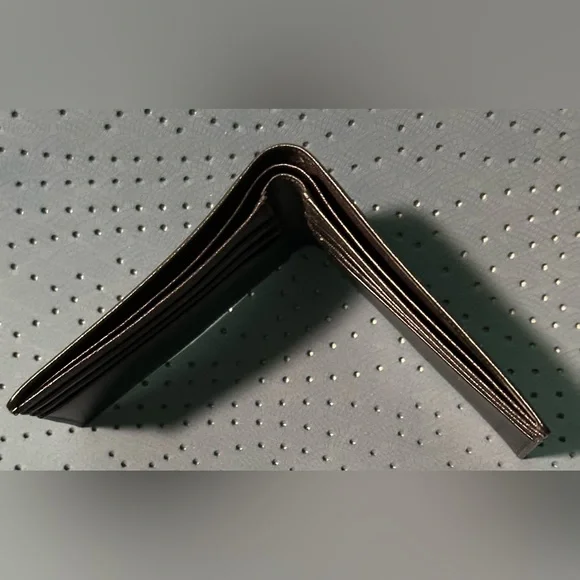 New Mont Blanc Beautiful men’s  Leather Wallet - Picture 4 of 6